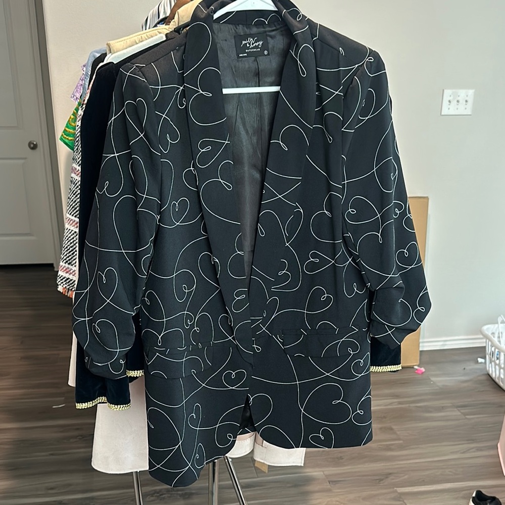 Black Heart Pattern Blazer